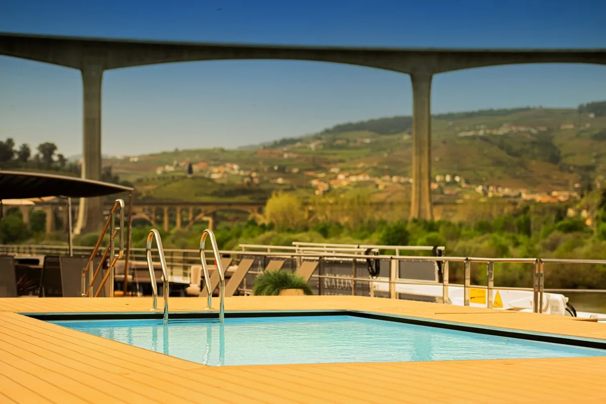 Avalon_Waterways_Alegria_pool_deck_00283f42ea.webp