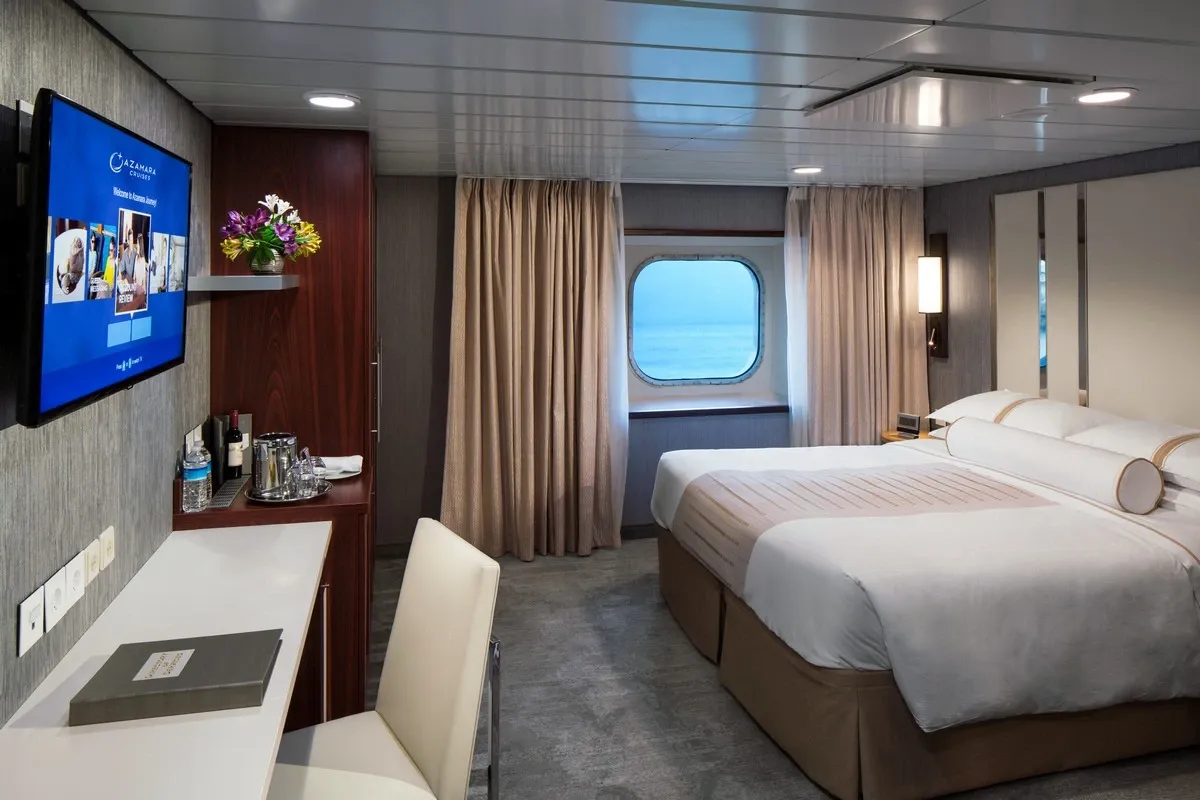 Azamara_Cruises_Oceanview_Stateroom_94f6104b41.webp