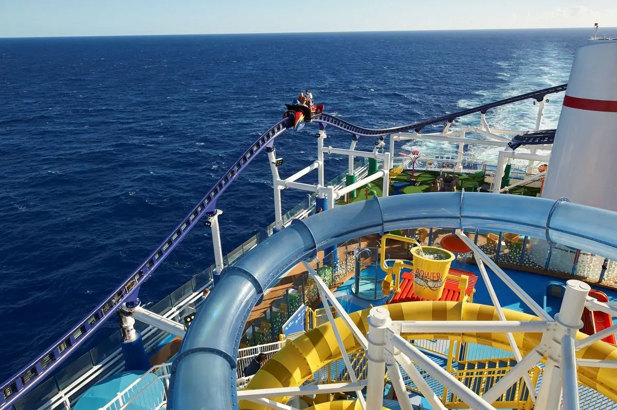 Carnival_Cruise_Line_Bolt_roller_coaster_4618d6788f.webp