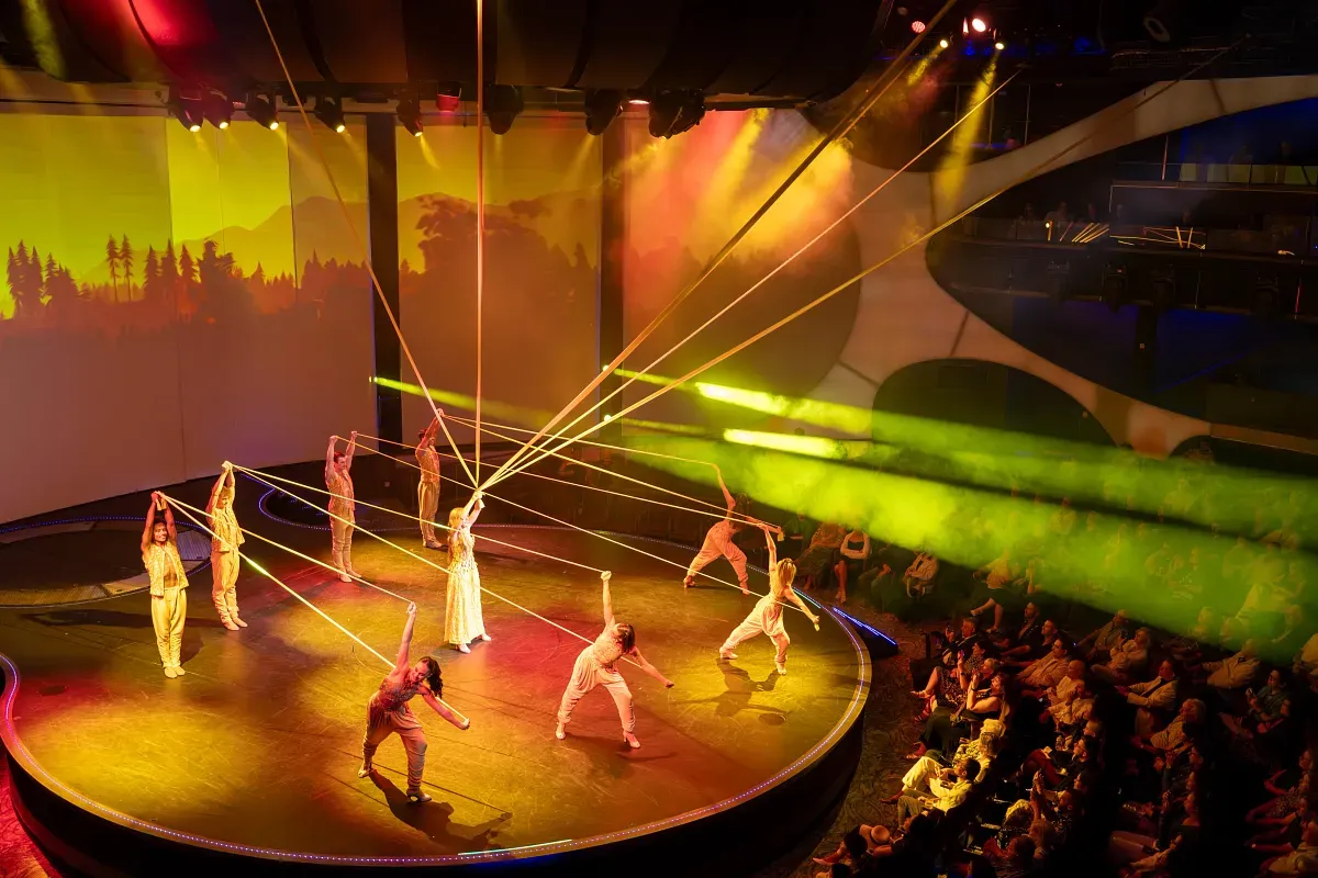 Celebrity_Cruises_theater_shows_bfa6cfd1d6.webp