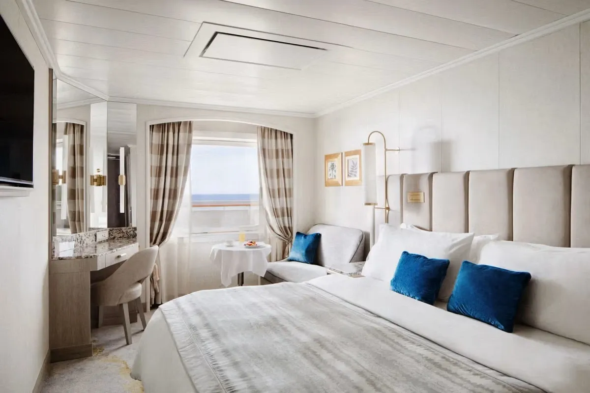 Crystal_Cruises_Oceanview_Stateroom_e4991c0045.webp