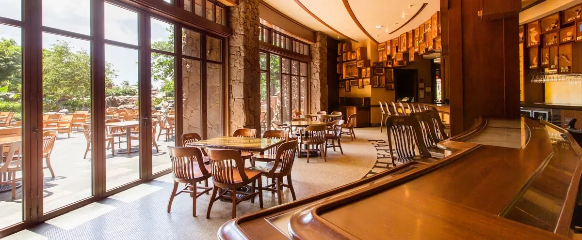 Disney_Aulani_Olelo_bar_55fb832408-2.webp