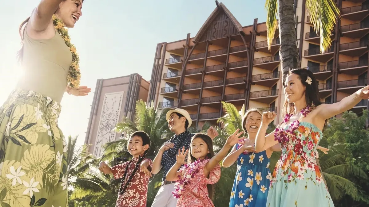 Disney_Aulani_beach_resort_hawaii_dance_b1def36784-3.webp
