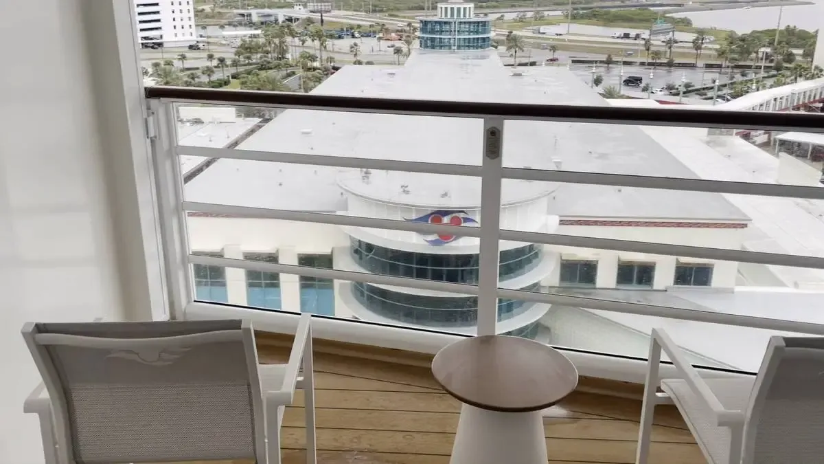 Disney_Cruis_Line_verandah_stateroom_balcony_9211c9ce08.webp