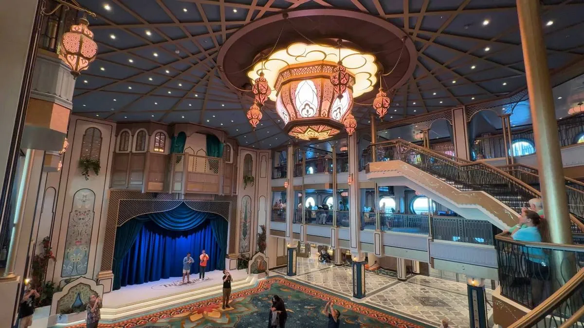 Disney_Treasure_atrium_589e701f9c-1.webp