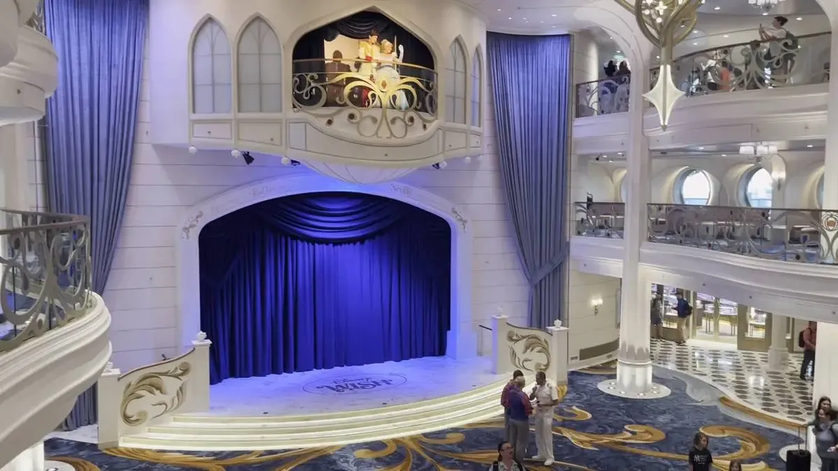 Disney_Wish_atrium_7895427ee5.webp