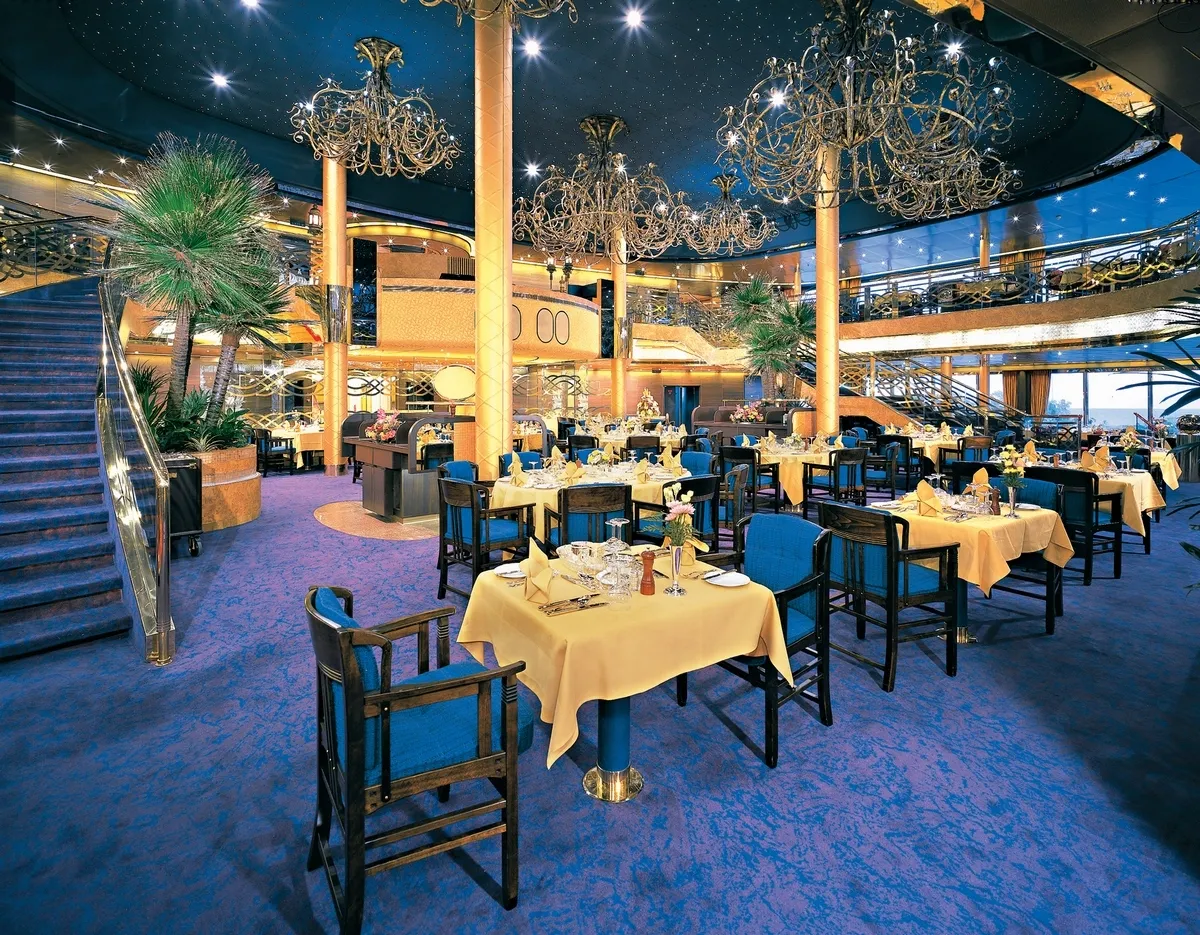Holland_America_Main_Dining_Room_9f983d6b7a.webp