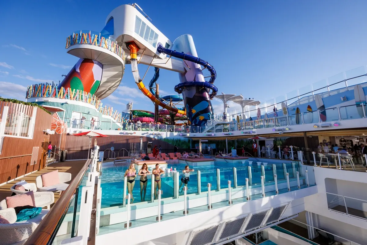 Icon_of_the_Seas_waterpark_pools_b69469cc1a.webp