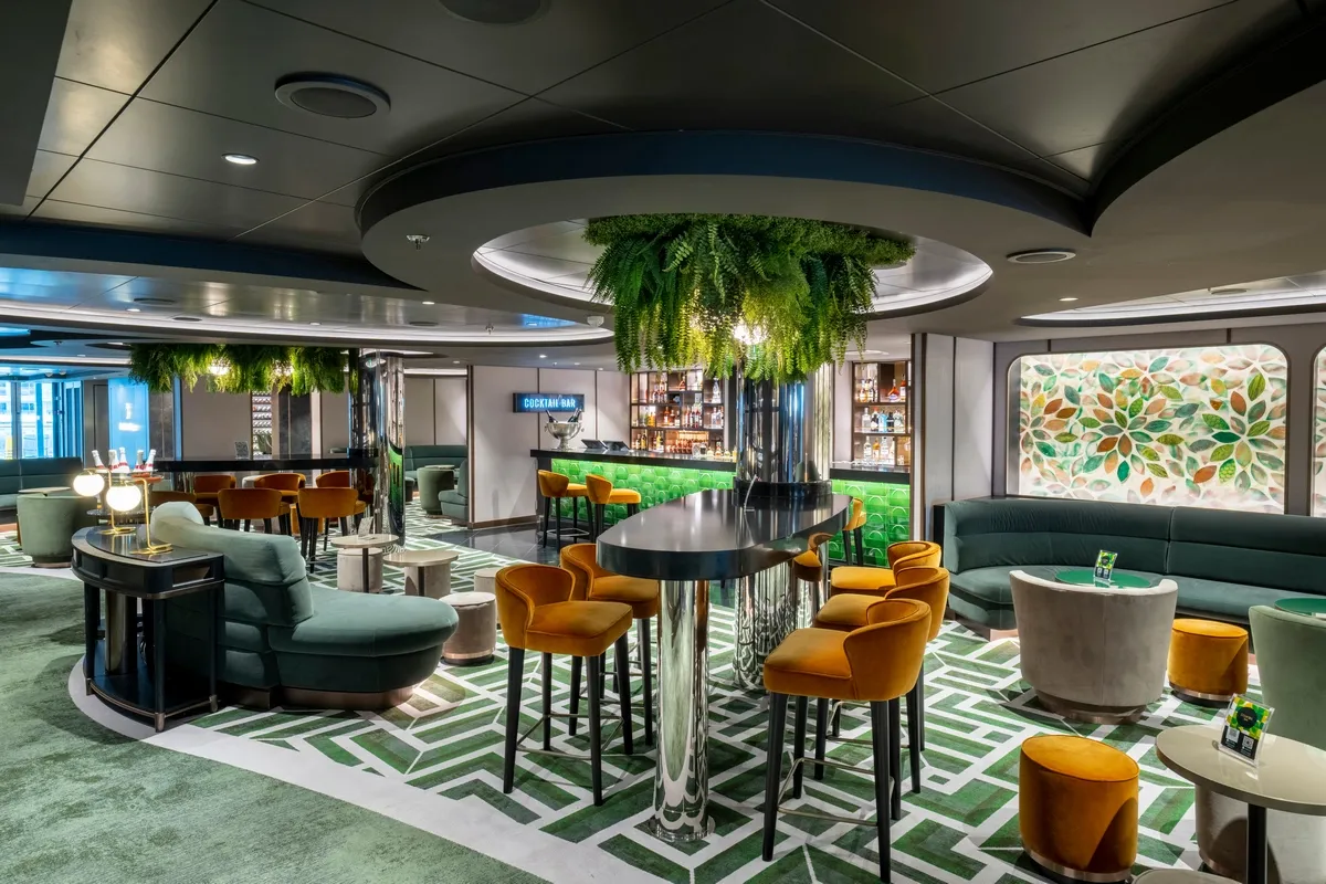 MSC_Cruise_Line_Seashore_cocktail_bar_eab3d30f3b.webp