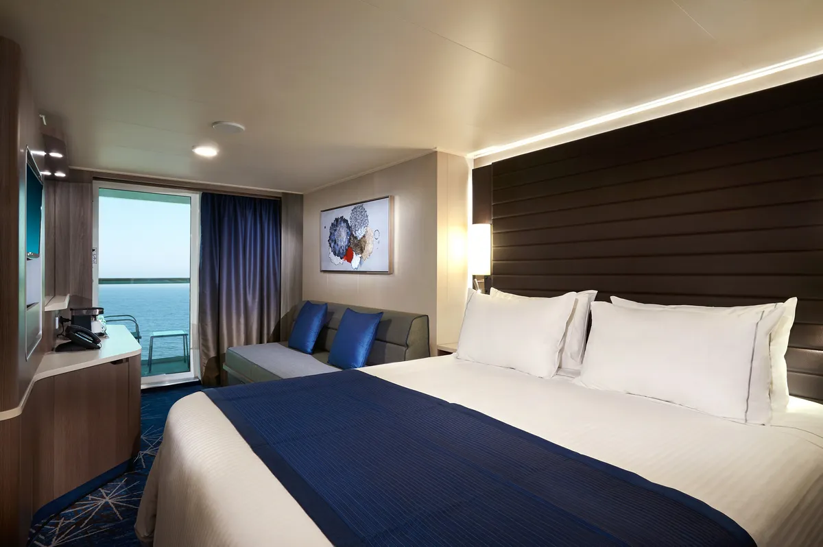 Norwegian_Cruise_Line_balcony_cabin_23a467af47.webp