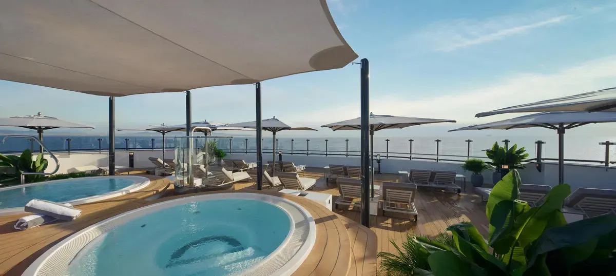 Ritz_Carlton_Yacht_Pool_c8c4011f37.webp